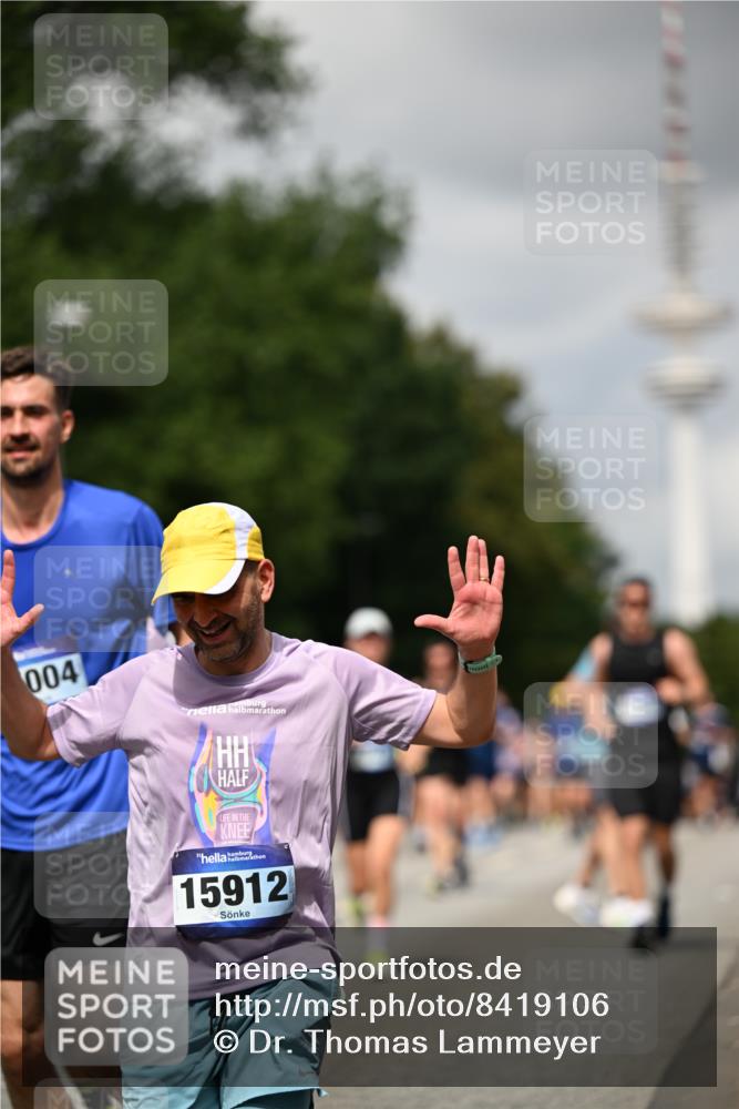 29.06.2025 - hella hamburg halbmarathon Dr. Thomas Lammeyer http://msf.ph/oto/8419106 29.06.2025 10:46:14 Kennedybrücke 1314, 1317, 1536, 1648, 2229, 2762, 2763, 3459, 3532, 3533, 3694, 4329, 4885, 5086, 5942, 6066, 6137, 6450, 6719, 6726, 6793, 6846, 6894, 7821, 7968, 8004, 8162, 8163, 8293, 8300, 8301, 8443, 8586, 9370, 9588, 10027, 10181, 10483, 10872, 11011, 11017, 11024, 11097, 11098, 11207, 11255, 11437, 11438 meine-sportfotos.de