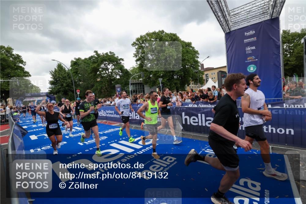 29.06.2025 - hella hamburg halbmarathon Zöllner http://msf.ph/oto/8419132 29.06.2025 10:52:19 Ziel 4419, 4587, 4837, 5032, 5087, 5482, 6164, 6897, 7896, 9074, 9082, 12135, 13707, 14300, 15275, 15446, 16003, 16320, 16591, 17130, 17773, 18475 meine-sportfotos.de