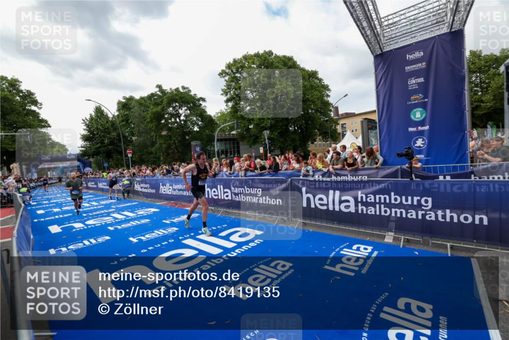 29.06.2025 - hella hamburg halbmarathon Zöllner http://msf.ph/oto/8419135 29.06.2025 10:30:11 Ziel 1758, 2689, 3189, 8190, 8323, 9634, 10270, 12308, 15507, 17768 meine-sportfotos.de