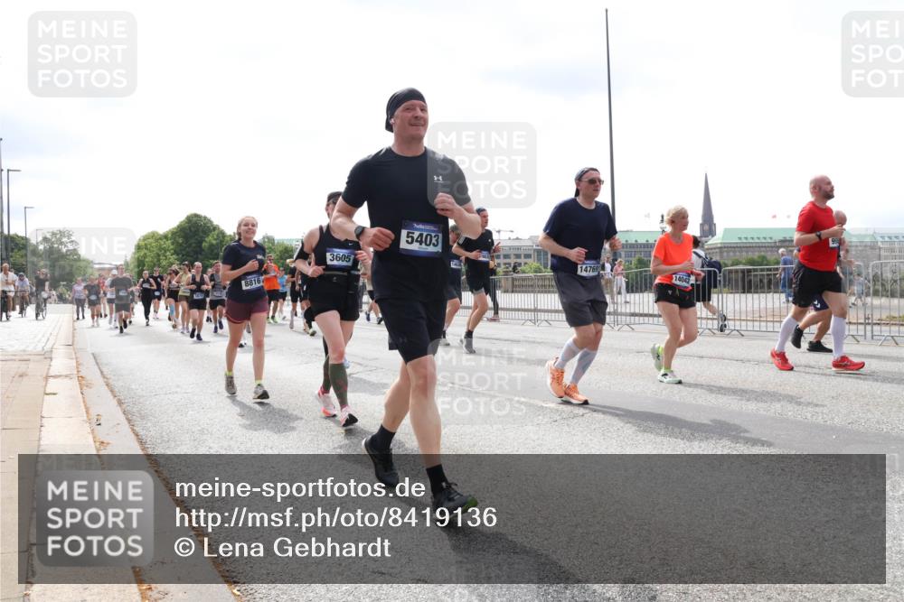 29.06.2025 - hella hamburg halbmarathon Lena Gebhardt http://msf.ph/oto/8419136 29.06.2025 10:42:39 Lombardsbrücke 8816, 3605, 5403, 1463, 14769, 14042, 1150, 1360, 1624, 1656, 1929, 1957, 1964, 1994, 2069, 2134, 2401, 2450, 2509, 2538, 2580, 2940, 2941, 3283, 3378, 3605, 3874, 4092, 4105, 4334, 4353, 4385, 4778, 4885, 4891, 4892, 5403, 5417, 5419, 5810, 6120, 6764, 6828, 6917, 7040, 7260, 7357, 7513, 7557, 7666, 8014, 8161, 8459, 8525, 8526, 8529, 8712, 8816, 9370, 9378, 9980, 10008, 10454, 10532, 10697, 11142, 11710, 12151, 12441, 13241 meine-sportfotos.de