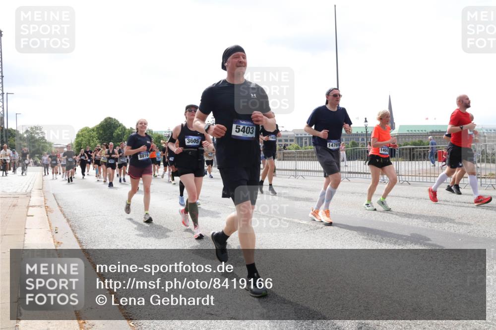 29.06.2025 - hella hamburg halbmarathon Lena Gebhardt http://msf.ph/oto/8419166 29.06.2025 10:42:39 Lombardsbrücke 8816, 3605, 5403, 14633, 14769, 1404, 1150, 1360, 1624, 1656, 1929, 1957, 1964, 1994, 2069, 2134, 2401, 2450, 2509, 2538, 2580, 2940, 2941, 3283, 3378, 3605, 3874, 4092, 4105, 4334, 4353, 4385, 4778, 4885, 4891, 4892, 5403, 5417, 5419, 5810, 6120, 6764, 6828, 6917, 7040, 7260, 7357, 7513, 7557, 7666, 8014, 8161, 8459, 8525, 8526, 8529, 8712, 8816, 9370, 9378, 9980, 10008, 10454, 10532, 10697, 11142, 11710, 12151, 12441, 13241 meine-sportfotos.de