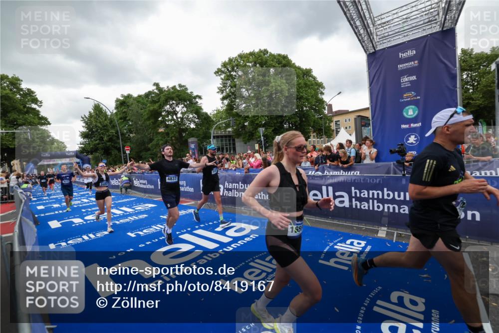 29.06.2025 - hella hamburg halbmarathon Zöllner http://msf.ph/oto/8419167 29.06.2025 10:52:20 Ziel 4140, 4419, 4587, 4837, 5032, 5087, 5482, 6164, 7896, 9074, 12135, 13707, 14300, 15275, 15446, 16003, 16591, 17130, 17773, 18475 meine-sportfotos.de