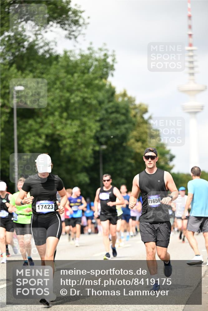 29.06.2025 - hella hamburg halbmarathon Dr. Thomas Lammeyer http://msf.ph/oto/8419175 29.06.2025 10:46:16 Kennedybrücke 1314, 1317, 1536, 1648, 2762, 2763, 3459, 3532, 3533, 4329, 4885, 5086, 5432, 5942, 6066, 6137, 6153, 6450, 6719, 6726, 6793, 6846, 6894, 7968, 8004, 8162, 8163, 8300, 8301, 8443, 8586, 9588, 10027, 10181, 10483, 10872, 11011, 11017, 11024, 11097, 11098, 11207, 11255, 11437, 11438 meine-sportfotos.de
