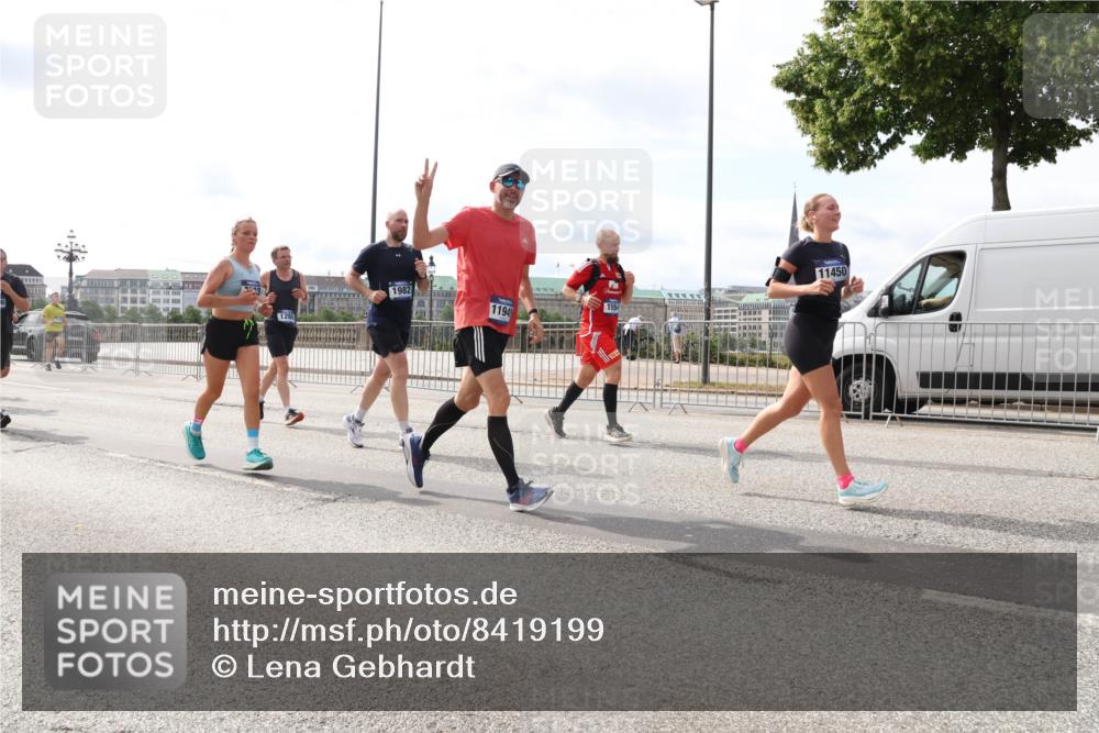 29.06.2025 - hella hamburg halbmarathon Lena Gebhardt http://msf.ph/oto/8419199 29.06.2025 10:18:11 Lombardsbrücke 3228, 1268, 1982, 1554, 1194, 11450, 1159, 1160, 1268, 1325, 1554, 1622, 1641, 1749, 1982, 2087, 2094, 2147, 2335, 2634, 2931, 3125, 3138, 3292, 3321, 3482, 3977, 4123, 4710, 4738, 4804, 5004, 5290, 5611, 5733, 5909, 6270, 6332, 7094, 7160, 7641, 7649, 7838, 7882, 7883, 8067, 8128, 8248, 8607, 8799, 9222, 9400, 9539, 9717, 9734, 9798, 9834, 9844, 9964, 10174, 10332, 10509, 10659, 10687, 10908, 12498, 13341 meine-sportfotos.de