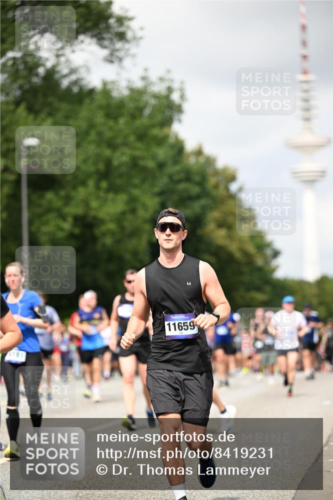 29.06.2025 - hella hamburg halbmarathon Dr. Thomas Lammeyer http://msf.ph/oto/8419231 29.06.2025 10:46:18 Kennedybrücke 1317, 1536, 1648, 2762, 2763, 3459, 3532, 3533, 4329, 4885, 5432, 5942, 6066, 6137, 6153, 6450, 6719, 6726, 6793, 6846, 6894, 7968, 8004, 8162, 8163, 8300, 8301, 8443, 8586, 9588, 10181, 10483, 10872, 11011, 11017, 11024, 11097, 11098, 11207, 11255, 11437, 11438 meine-sportfotos.de