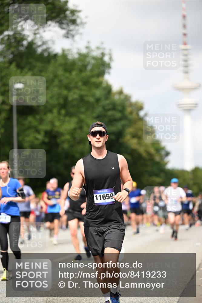 29.06.2025 - hella hamburg halbmarathon Dr. Thomas Lammeyer http://msf.ph/oto/8419233 29.06.2025 10:46:18 Kennedybrücke 1317, 1536, 1648, 2762, 2763, 3459, 3532, 3533, 4329, 4885, 5432, 5942, 6066, 6137, 6153, 6450, 6719, 6726, 6793, 6846, 6894, 7968, 8004, 8162, 8163, 8300, 8301, 8443, 8586, 9588, 10181, 10483, 10872, 11011, 11017, 11024, 11097, 11098, 11207, 11255, 11437, 11438 meine-sportfotos.de