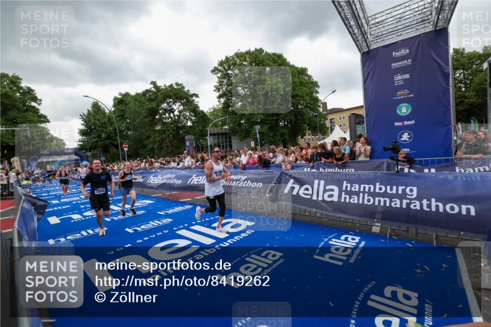29.06.2025 - hella hamburg halbmarathon Zöllner http://msf.ph/oto/8419262 29.06.2025 10:52:24 Ziel 4140, 4419, 4587, 6164, 7896, 9074, 13211, 13707, 15144, 15446, 17773, 17997 meine-sportfotos.de