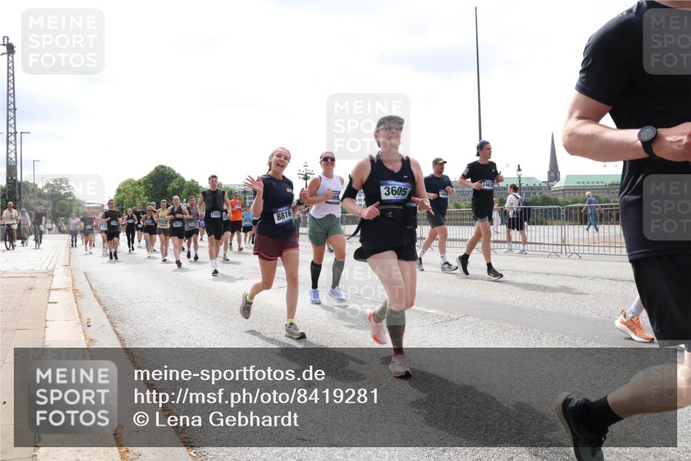 29.06.2025 - hella hamburg halbmarathon Lena Gebhardt http://msf.ph/oto/8419281 29.06.2025 10:42:40 Lombardsbrücke 1767, 089, 8816, 3605, 14635, 1150, 1360, 1624, 1656, 1929, 1957, 1964, 1994, 2069, 2134, 2401, 2450, 2509, 2538, 2580, 2940, 2941, 3283, 3378, 3605, 3874, 4092, 4105, 4334, 4353, 4385, 4778, 4891, 4892, 5403, 5417, 5419, 5810, 6120, 6764, 6828, 6917, 7040, 7260, 7357, 7513, 7557, 7666, 8014, 8161, 8459, 8525, 8526, 8529, 8712, 8816, 9370, 9378, 9980, 10008, 10454, 10532, 10697, 11142, 11710, 12151, 12441, 13241 meine-sportfotos.de