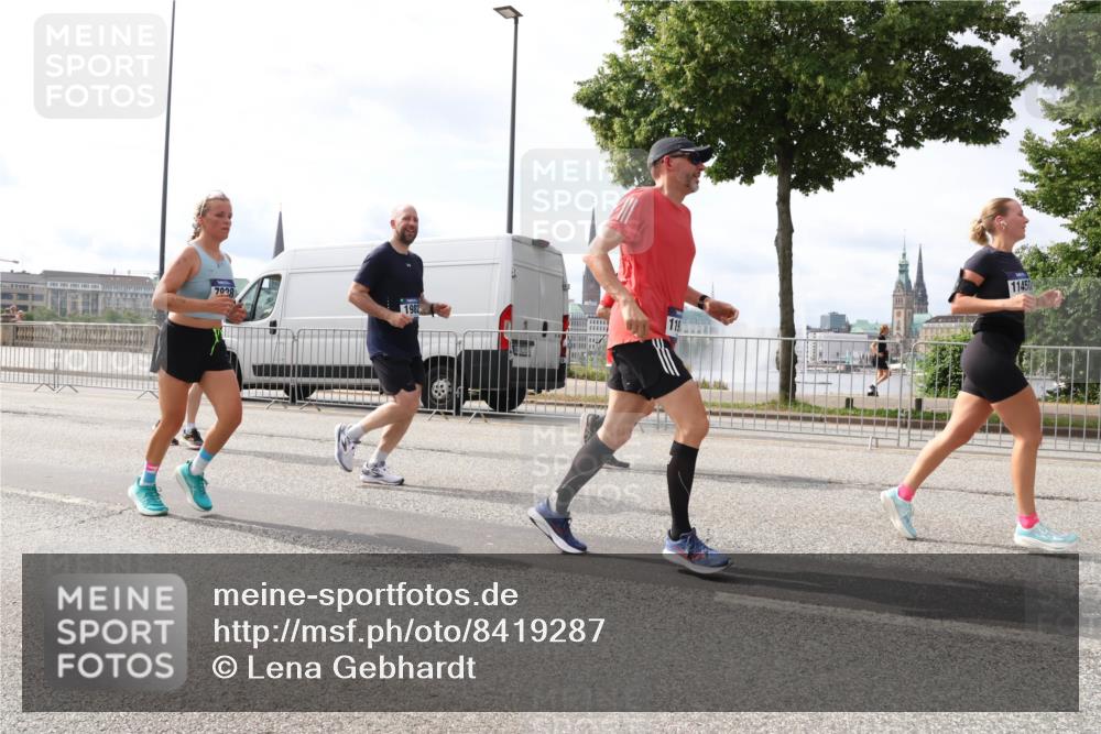 29.06.2025 - hella hamburg halbmarathon Lena Gebhardt http://msf.ph/oto/8419287 29.06.2025 10:18:12 Lombardsbrücke 7028, 11450, 1982, 1159, 1160, 1268, 1325, 1554, 1622, 1641, 1982, 2087, 2094, 2147, 2335, 2634, 2931, 3125, 3138, 3321, 3482, 3977, 4123, 4710, 4738, 4804, 5004, 5290, 5611, 5733, 5909, 6270, 6332, 7094, 7160, 7641, 7649, 7838, 7882, 7883, 8067, 8128, 8248, 8607, 8799, 9222, 9400, 9539, 9586, 9717, 9734, 9798, 9834, 9844, 9964, 10174, 10332, 10509, 10659, 10687, 10908, 12498, 13341 meine-sportfotos.de