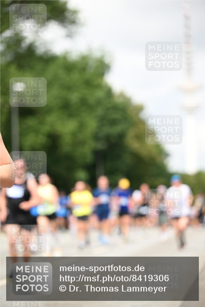 29.06.2025 - hella hamburg halbmarathon Dr. Thomas Lammeyer http://msf.ph/oto/8419306 29.06.2025 10:46:20 Kennedybrücke 1317, 1648, 1712, 2762, 2763, 3459, 3532, 3533, 4329, 4541, 4885, 5432, 5942, 6066, 6137, 6153, 6320, 6450, 6719, 6726, 6793, 6894, 7968, 8004, 8162, 8163, 8300, 8301, 8443, 8586, 8712, 9588, 10181, 10483, 10872, 11011, 11017, 11024, 11097, 11098, 11207, 11255, 11437, 11438 meine-sportfotos.de