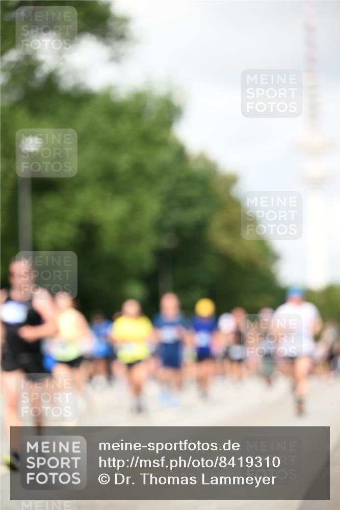 29.06.2025 - hella hamburg halbmarathon Dr. Thomas Lammeyer http://msf.ph/oto/8419310 29.06.2025 10:46:20 Kennedybrücke 1317, 1648, 1712, 2762, 2763, 3459, 3532, 3533, 4329, 4541, 4885, 5432, 5942, 6066, 6137, 6153, 6320, 6450, 6719, 6726, 6793, 6894, 7968, 8004, 8162, 8163, 8300, 8301, 8443, 8586, 8712, 9588, 10181, 10483, 10872, 11011, 11017, 11024, 11097, 11098, 11207, 11255, 11437, 11438 meine-sportfotos.de
