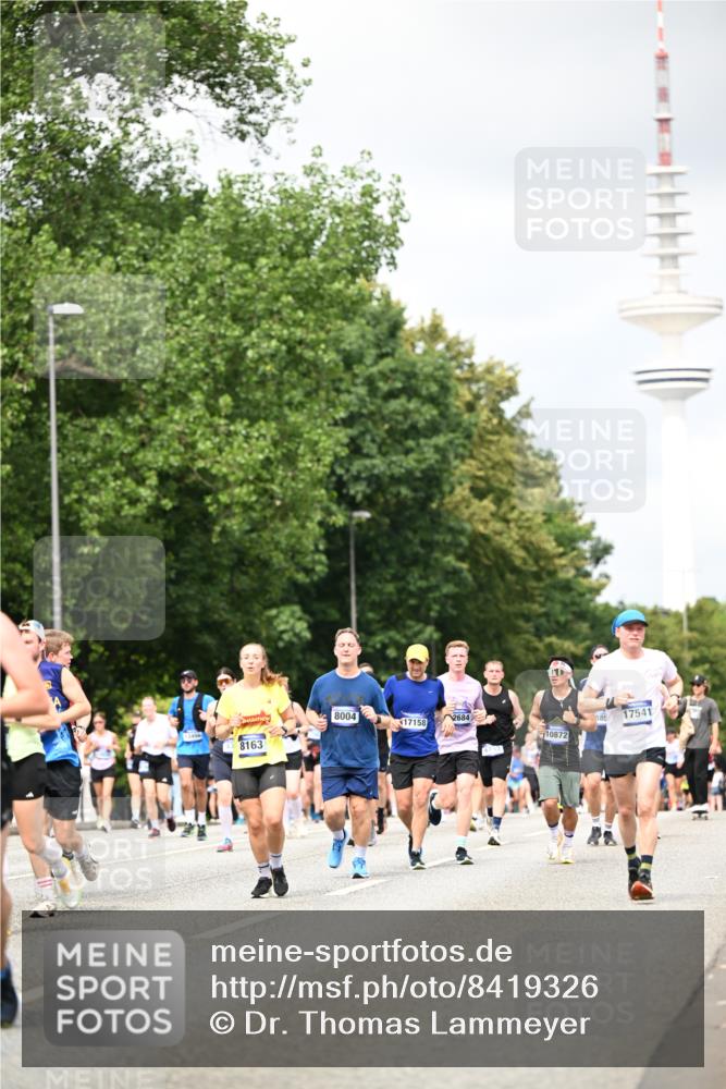 29.06.2025 - hella hamburg halbmarathon Dr. Thomas Lammeyer http://msf.ph/oto/8419326 29.06.2025 10:46:20 Kennedybrücke 1317, 1648, 1712, 2762, 2763, 3459, 3532, 3533, 4329, 4541, 4885, 5432, 5942, 6066, 6137, 6153, 6320, 6450, 6719, 6726, 6793, 6894, 7968, 8004, 8162, 8163, 8300, 8301, 8443, 8586, 8712, 9588, 10181, 10483, 10872, 11011, 11017, 11024, 11097, 11098, 11207, 11255, 11437, 11438 meine-sportfotos.de