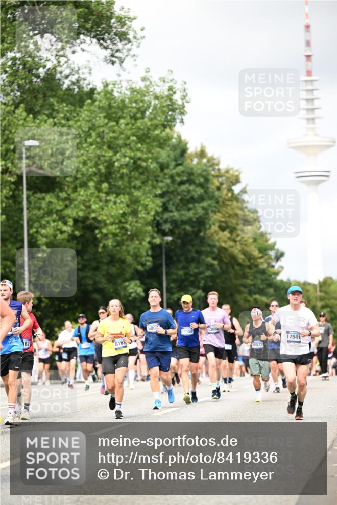29.06.2025 - hella hamburg halbmarathon Dr. Thomas Lammeyer http://msf.ph/oto/8419336 29.06.2025 10:46:21 Kennedybrücke 1039, 1317, 1648, 1712, 2762, 2763, 3459, 3532, 3533, 4329, 4541, 4885, 5432, 5942, 6066, 6137, 6153, 6320, 6450, 6719, 6726, 6793, 6894, 7968, 8004, 8162, 8163, 8443, 8586, 8712, 9588, 10181, 10483, 10872, 11011, 11017, 11024, 11097, 11098, 11207, 11255, 11437 meine-sportfotos.de