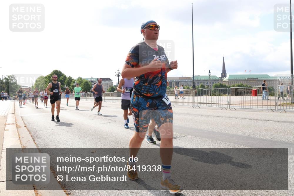 29.06.2025 - hella hamburg halbmarathon Lena Gebhardt http://msf.ph/oto/8419338 29.06.2025 10:05:34 Lombardsbrücke 1187, 14642, 1229, 1863, 1936, 1981, 2288, 2298, 2471, 2540, 2624, 3461, 3578, 3929, 4014, 4220, 4782, 5073, 5762, 6059, 6907, 6908, 7826, 8894, 8909, 8999, 9007, 9075, 9165, 9339, 9477, 9559, 9680, 9736, 9737, 9738, 9917, 10343, 10694, 10791, 10998, 11784, 11873, 11958, 12557, 13221, 13717, 14203, 14465, 14642, 16092, 16478, 16546, 16847, 17707, 17731, 17740, 18616, 18617, 18973, 19034, 19248 meine-sportfotos.de
