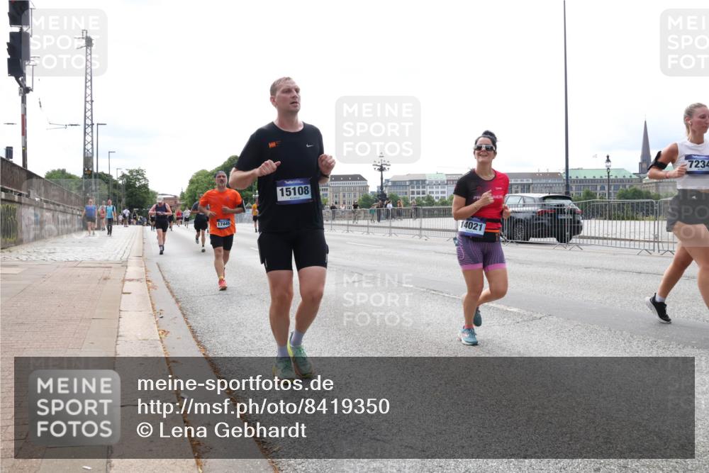 29.06.2025 - hella hamburg halbmarathon Lena Gebhardt http://msf.ph/oto/8419350 29.06.2025 10:27:23 Lombardsbrücke 17445, 15108, 14021, 7234, 1530, 1793, 2306, 2775, 4358, 4372, 5285, 5494, 5495, 5707, 5825, 6214, 6259, 6637, 7234, 7314, 7764, 7944, 8056, 8085, 8281, 9349, 10077, 10158, 10412, 10413, 10465, 11110, 11256, 11766, 12500, 13462, 14020, 14021, 14206, 15108, 15641, 17049, 17427, 17445, 17791, 18012, 18097, 18766, 18976 meine-sportfotos.de