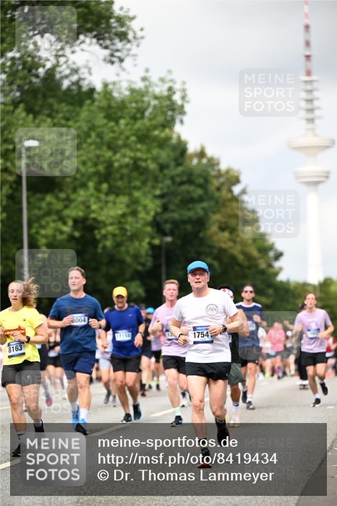 29.06.2025 - hella hamburg halbmarathon Dr. Thomas Lammeyer http://msf.ph/oto/8419434 29.06.2025 10:46:24 Kennedybrücke 1039, 1317, 1648, 1712, 2762, 2763, 2974, 3326, 3459, 3532, 3568, 4329, 4541, 4885, 5432, 5671, 5942, 6066, 6137, 6153, 6320, 6450, 6719, 6726, 6793, 7968, 8004, 8162, 8163, 8443, 8712, 9588, 10181, 10483, 10872, 11011, 11017, 11097, 11098, 11207, 11255 meine-sportfotos.de