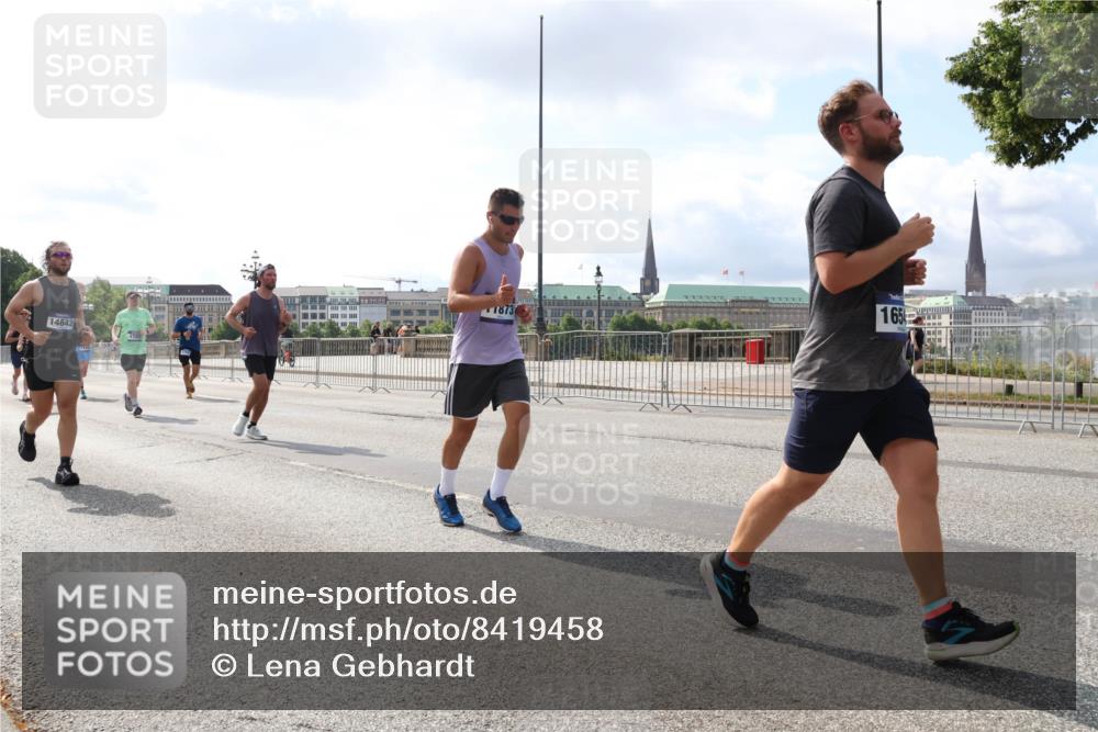 29.06.2025 - hella hamburg halbmarathon Lena Gebhardt http://msf.ph/oto/8419458 29.06.2025 10:05:35 Lombardsbrücke 14642, 1873, 165, 1229, 1863, 1936, 1981, 2288, 2298, 2471, 2540, 2624, 3461, 3578, 3929, 4014, 4220, 4782, 5073, 5762, 6059, 7826, 8894, 8909, 8999, 9007, 9075, 9165, 9339, 9477, 9559, 9680, 9736, 9737, 9738, 9917, 10343, 10694, 10791, 10998, 11784, 11873, 11958, 12557, 13221, 13717, 14203, 14465, 14642, 16092, 16478, 16546, 16847, 17707, 17731, 17740, 18616, 18617, 18973, 19034, 19248 meine-sportfotos.de