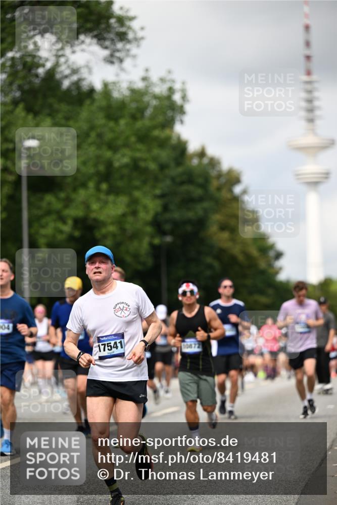 29.06.2025 - hella hamburg halbmarathon Dr. Thomas Lammeyer http://msf.ph/oto/8419481 29.06.2025 10:46:26 Kennedybrücke 1039, 1648, 1712, 2762, 2763, 2974, 3326, 3459, 3568, 4329, 4541, 4885, 5432, 5671, 5942, 6066, 6137, 6153, 6320, 6450, 6719, 6726, 6793, 7022, 7023, 7968, 8004, 8162, 8163, 8712, 9588, 10181, 10872, 11011, 11017, 11098, 11207, 11255 meine-sportfotos.de