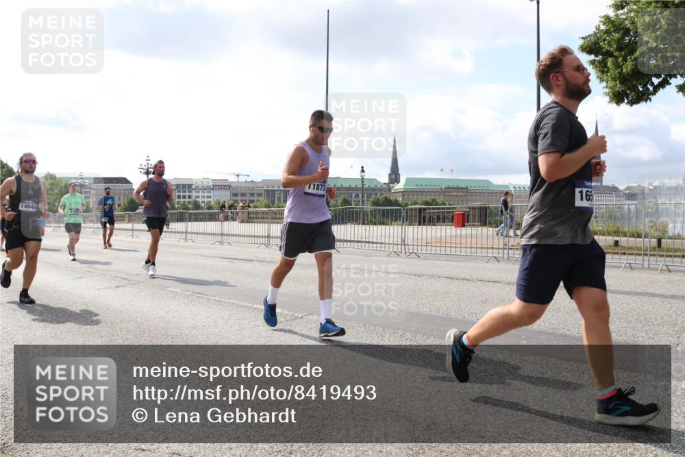 29.06.2025 - hella hamburg halbmarathon Lena Gebhardt http://msf.ph/oto/8419493 29.06.2025 10:05:35 Lombardsbrücke 14642, 165, 11873, 1229, 1863, 1936, 1981, 2288, 2298, 2471, 2540, 2624, 3461, 3578, 3929, 4014, 4220, 4782, 5073, 5762, 6059, 7826, 8894, 8909, 8999, 9007, 9075, 9165, 9339, 9477, 9559, 9680, 9736, 9737, 9738, 9917, 10343, 10694, 10791, 10998, 11784, 11873, 11958, 12557, 13221, 13717, 14203, 14465, 14642, 16092, 16478, 16546, 16847, 17707, 17731, 17740, 18616, 18617, 18973, 19034, 19248 meine-sportfotos.de