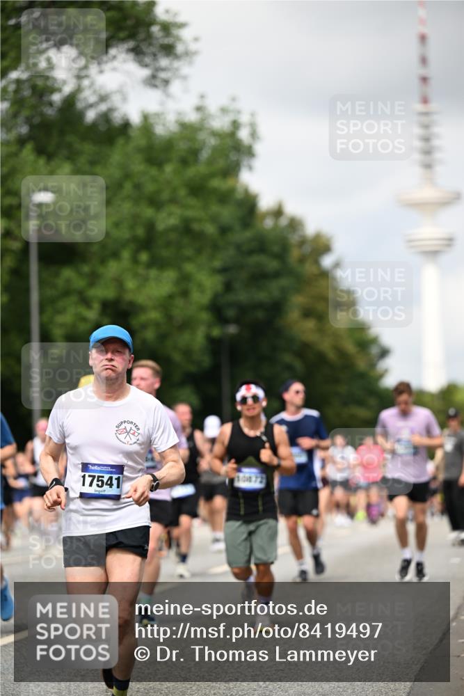 29.06.2025 - hella hamburg halbmarathon Dr. Thomas Lammeyer http://msf.ph/oto/8419497 29.06.2025 10:46:26 Kennedybrücke 1039, 1648, 1712, 2762, 2763, 2974, 3326, 3459, 3568, 4329, 4541, 4885, 5432, 5671, 5942, 6066, 6137, 6153, 6320, 6450, 6719, 6726, 6793, 7022, 7023, 7968, 8004, 8162, 8163, 8712, 9588, 10181, 10872, 11011, 11017, 11098, 11207, 11255 meine-sportfotos.de