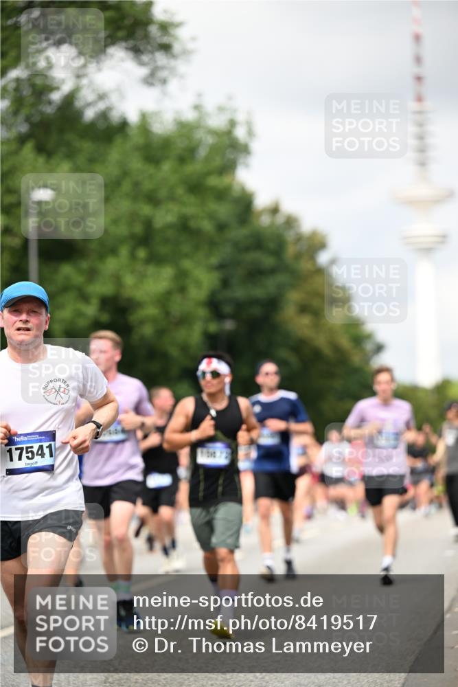 29.06.2025 - hella hamburg halbmarathon Dr. Thomas Lammeyer http://msf.ph/oto/8419517 29.06.2025 10:46:27 Kennedybrücke 1039, 1648, 1712, 2762, 2763, 2974, 3276, 3326, 3459, 3568, 4329, 4541, 4885, 5432, 5671, 5942, 6066, 6137, 6153, 6320, 6450, 6726, 6793, 7022, 7023, 7968, 8004, 8162, 8163, 8712, 9588, 10181, 10872, 11011, 11017, 11098, 11207, 11255 meine-sportfotos.de