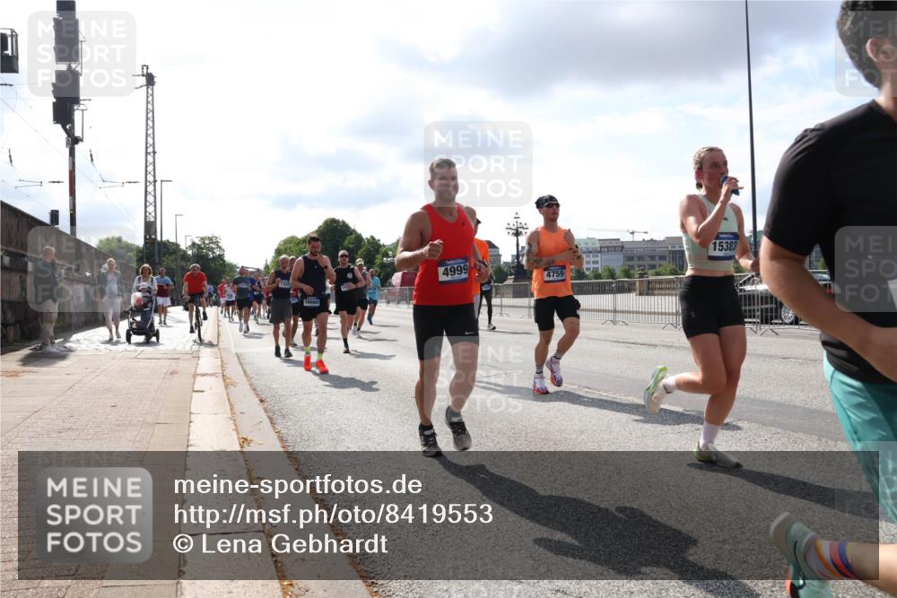 29.06.2025 - hella hamburg halbmarathon Lena Gebhardt http://msf.ph/oto/8419553 29.06.2025 09:51:28 Lombardsbrücke 4999, 4759, 15383, 1136, 1256, 1520, 1570, 1677, 1903, 1912, 1920, 1941, 1962, 2579, 2880, 2972, 3523, 3700, 4297, 4634, 4759, 4843, 4854, 4865, 4888, 4889, 4991, 4999, 5087, 5275, 5375, 5387, 5410, 6490, 6593, 6721, 6901, 7105, 7116, 7284, 7363, 7378, 7635, 7693, 7962, 8122, 8319, 8871, 8966, 9114, 9262, 9313, 9364, 9371, 9380, 9755, 9833, 9885, 10193, 10375, 10415, 10469, 10480, 10669, 10934, 11049, 11417, 11907, 11959, 12153, 12711, 14201 meine-sportfotos.de