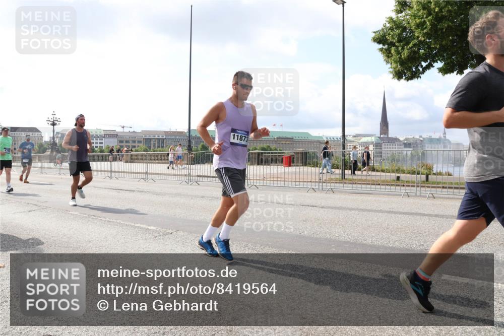 29.06.2025 - hella hamburg halbmarathon Lena Gebhardt http://msf.ph/oto/8419564 29.06.2025 10:05:36 Lombardsbrücke 4782, 11873, 1229, 1863, 1936, 1981, 2288, 2298, 2471, 2540, 2624, 3461, 3578, 3929, 4014, 4220, 4782, 5073, 5762, 6059, 7826, 8894, 8909, 8999, 9007, 9075, 9165, 9339, 9477, 9559, 9680, 9736, 9737, 9738, 9917, 10343, 10694, 10791, 10998, 11784, 11873, 11958, 12557, 13221, 13717, 14203, 14465, 14642, 16092, 16478, 16546, 16847, 17707, 17731, 17740, 17885, 18616, 18617, 18973, 19034, 19248 meine-sportfotos.de