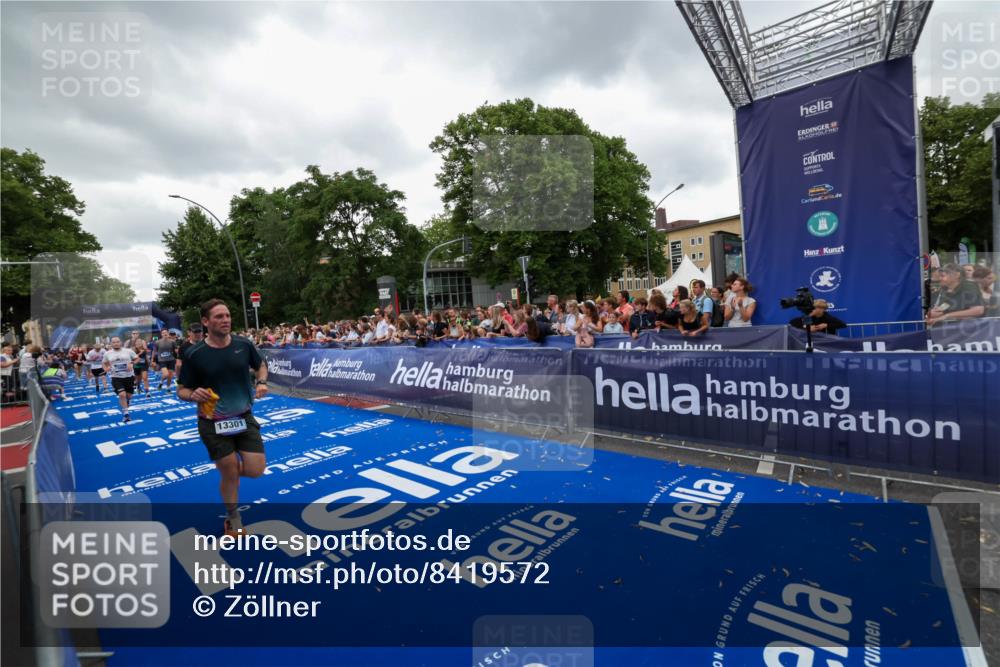 29.06.2025 - hella hamburg halbmarathon Zöllner http://msf.ph/oto/8419572 29.06.2025 10:52:39 Ziel 2346, 2670, 3952, 6561, 6562, 7475, 9739, 10115, 11459, 11689, 12450, 13051, 13301, 14122, 15001, 18982 meine-sportfotos.de