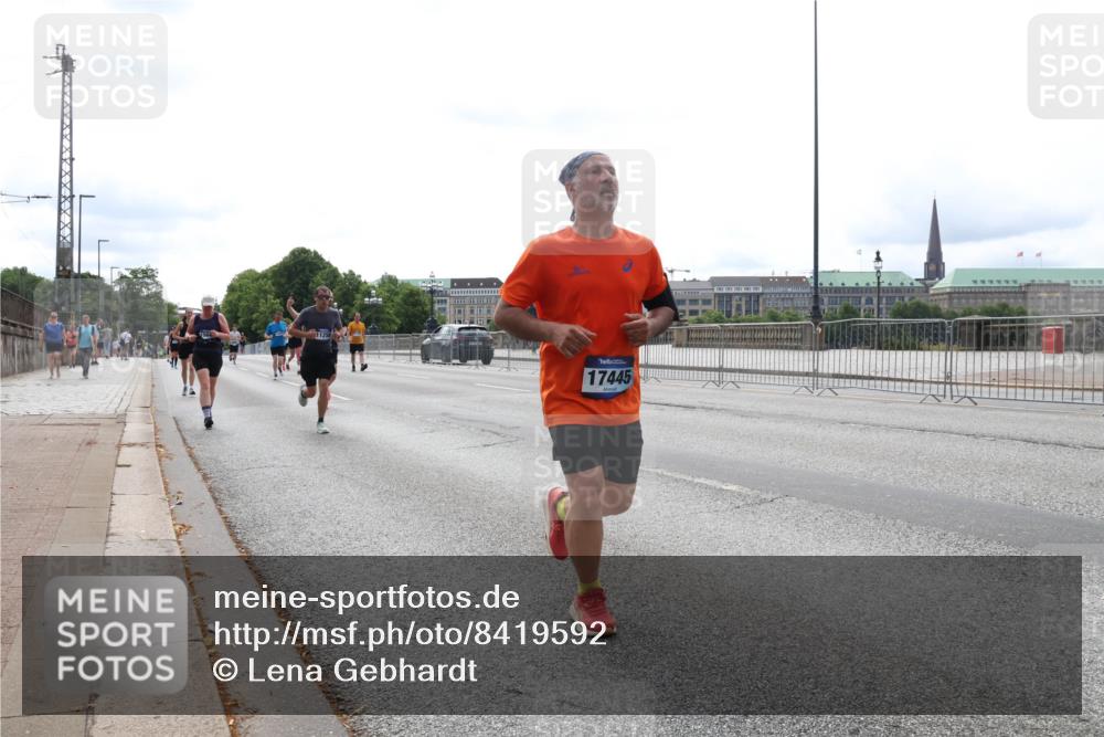 29.06.2025 - hella hamburg halbmarathon Lena Gebhardt http://msf.ph/oto/8419592 29.06.2025 10:27:25 Lombardsbrücke 17445, 1530, 1793, 2306, 2775, 3389, 4358, 4372, 5285, 5494, 5495, 5707, 5825, 6214, 6259, 6637, 7234, 7314, 7764, 7944, 7978, 8056, 8085, 8281, 9349, 10077, 10158, 10412, 10413, 10465, 11110, 11256, 11766, 12500, 13462, 14020, 14021, 14206, 15108, 15641, 16838, 17049, 17427, 17445, 17791, 18012, 18097, 18766, 18976 meine-sportfotos.de