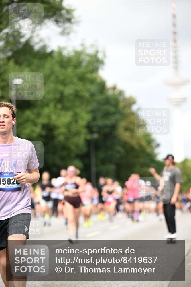 29.06.2025 - hella hamburg halbmarathon Dr. Thomas Lammeyer http://msf.ph/oto/8419637 29.06.2025 10:46:31 Kennedybrücke 1039, 1648, 1712, 2069, 2974, 3276, 3326, 3459, 3568, 4329, 4385, 4541, 4735, 4736, 4885, 5432, 5671, 5942, 6137, 6153, 6320, 6450, 6726, 7022, 7023, 7968, 8004, 8014, 8162, 8163, 8712, 9588, 10181, 10532, 10872, 11011, 11017, 11098 meine-sportfotos.de