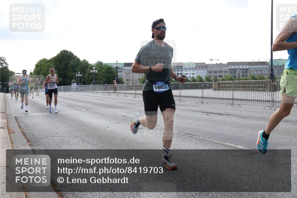 29.06.2025 - hella hamburg halbmarathon Lena Gebhardt http://msf.ph/oto/8419703 29.06.2025 09:41:52 Lombardsbrücke 14019, 18124, 14652, 1241, 2459, 2604, 2892, 4128, 4571, 6559, 7142, 7862, 9442, 10234, 10485, 10780, 11194, 11965, 12067, 12641, 13440, 13751, 13780, 14019, 14107, 14506, 16169, 16361, 16484, 17003, 17752, 17856, 18124, 18897 meine-sportfotos.de