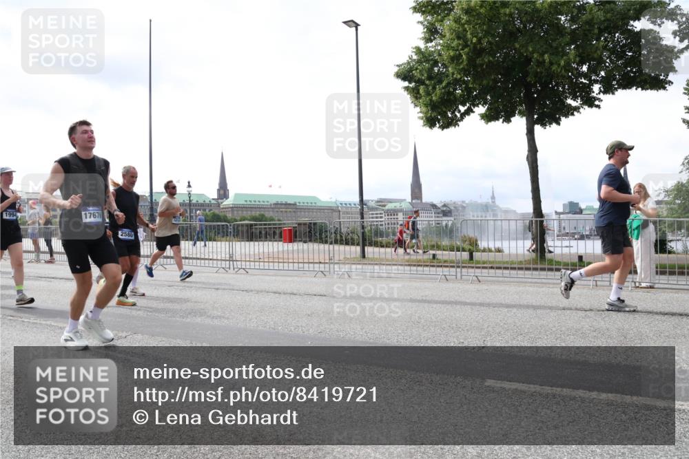 29.06.2025 - hella hamburg halbmarathon Lena Gebhardt http://msf.ph/oto/8419721 29.06.2025 10:42:42 Lombardsbrücke 1994, 17676, 2580, 1150, 1360, 1624, 1656, 1929, 1957, 1964, 1994, 2069, 2134, 2401, 2450, 2509, 2538, 2580, 2940, 2941, 3283, 3378, 3605, 3764, 3874, 4092, 4105, 4334, 4353, 4385, 4778, 4891, 4892, 5403, 5417, 5419, 5810, 6120, 6764, 6828, 7040, 7260, 7513, 7557, 7666, 8161, 8459, 8525, 8526, 8529, 8712, 8816, 9370, 9378, 9980, 10008, 10454, 10532, 10697, 11142, 11710, 12151, 12441, 13049, 13241 meine-sportfotos.de