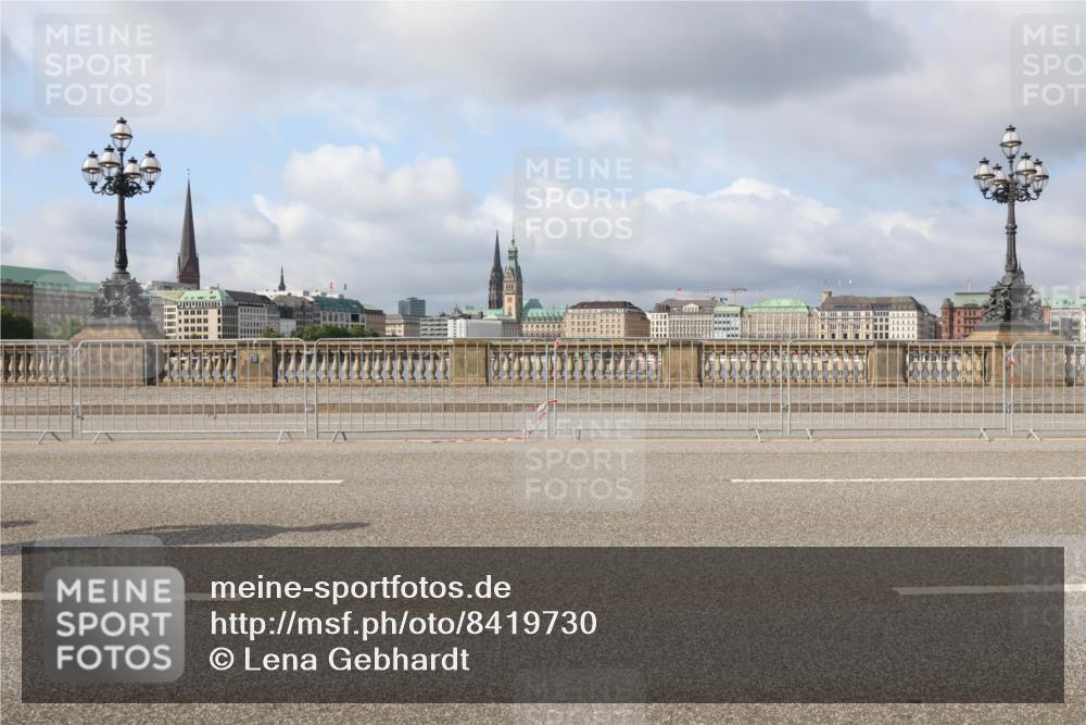 29.06.2025 - hella hamburg halbmarathon Lena Gebhardt http://msf.ph/oto/8419730 29.06.2025 08:57:38 Lombardsbrücke  meine-sportfotos.de