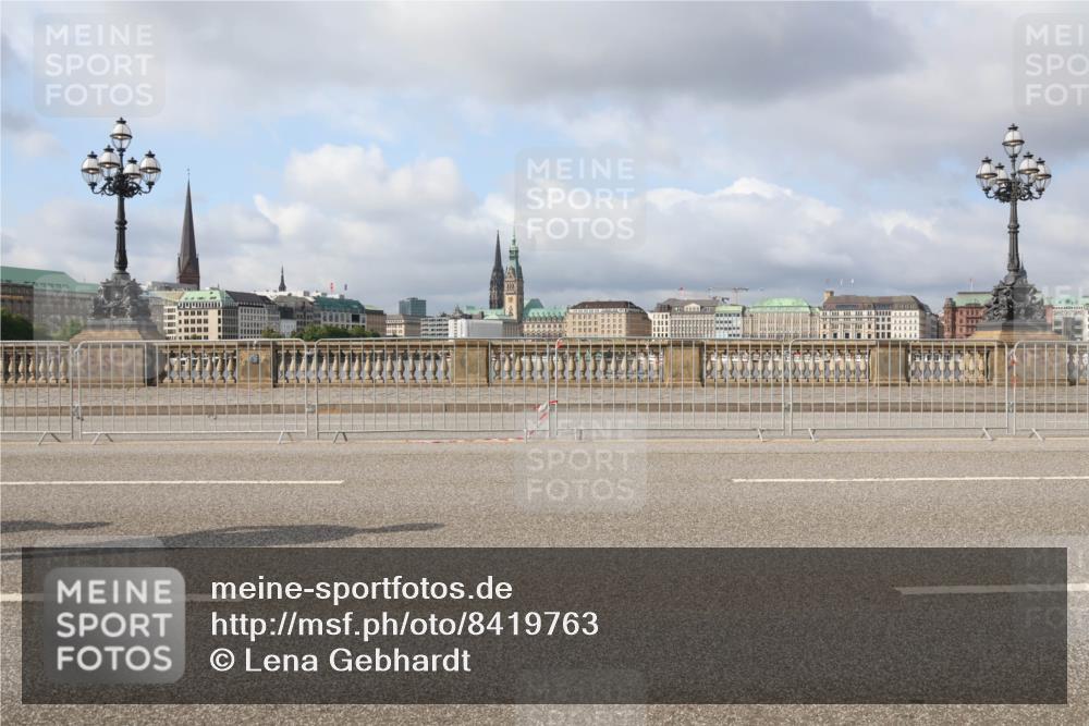 29.06.2025 - hella hamburg halbmarathon Lena Gebhardt http://msf.ph/oto/8419763 29.06.2025 08:57:38 Lombardsbrücke  meine-sportfotos.de