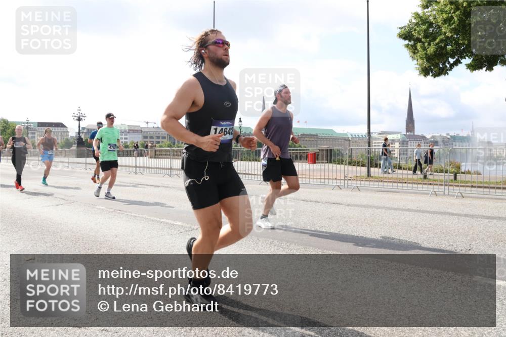 29.06.2025 - hella hamburg halbmarathon Lena Gebhardt http://msf.ph/oto/8419773 29.06.2025 10:05:37 Lombardsbrücke 1034, 4782, 14642, 1229, 1863, 1936, 1981, 2288, 2298, 2471, 2540, 2624, 3461, 3578, 3929, 4014, 4220, 4782, 5073, 5762, 6059, 7826, 8894, 8909, 8999, 9007, 9075, 9165, 9339, 9477, 9559, 9680, 9736, 9737, 9738, 9917, 10343, 10694, 10791, 10998, 11784, 11873, 11958, 12557, 13221, 13717, 14203, 14465, 14642, 16092, 16478, 16546, 16847, 17707, 17731, 17740, 17885, 18616, 18617, 18973, 19034, 19248 meine-sportfotos.de