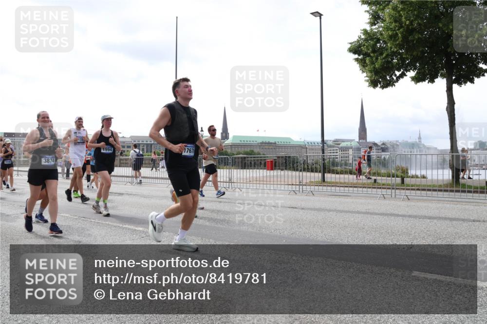 29.06.2025 - hella hamburg halbmarathon Lena Gebhardt http://msf.ph/oto/8419781 29.06.2025 10:42:43 Lombardsbrücke 15190, 3874, 133, 1994, 17676, 1150, 1360, 1624, 1656, 1929, 1957, 1964, 1994, 2069, 2134, 2401, 2450, 2509, 2538, 2580, 2940, 2941, 3283, 3378, 3605, 3764, 3874, 4092, 4105, 4334, 4353, 4385, 4778, 4891, 4892, 5067, 5403, 5417, 5419, 5810, 6120, 6764, 6828, 7040, 7260, 7513, 7557, 7666, 8161, 8459, 8525, 8526, 8529, 8712, 8816, 9304, 9370, 9378, 9980, 10008, 10454, 10532, 10697, 11142, 11710, 12151, 12441, 13049, 13241 meine-sportfotos.de