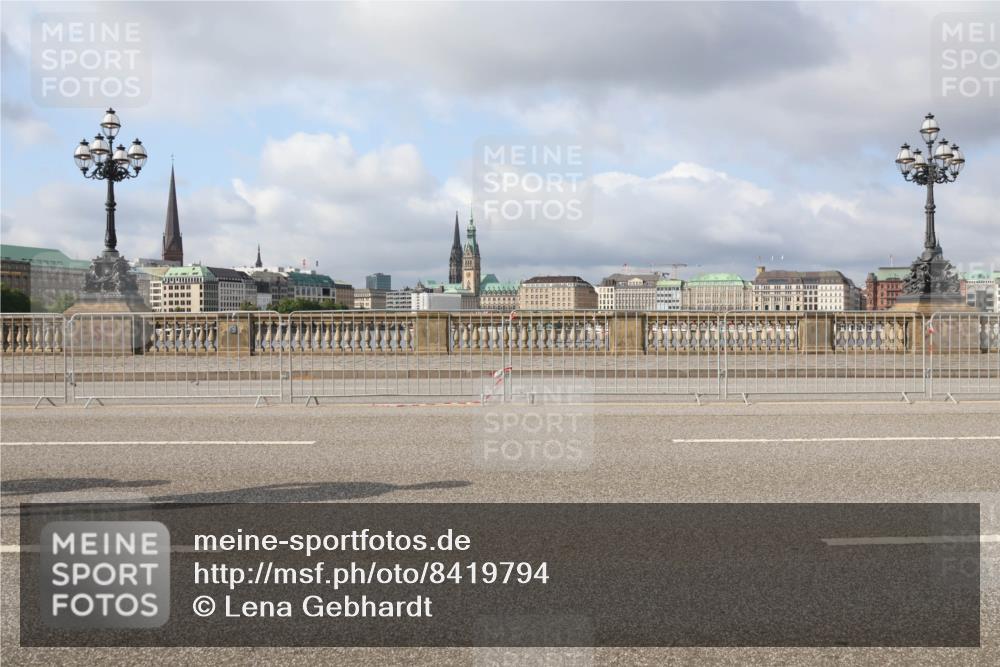 29.06.2025 - hella hamburg halbmarathon Lena Gebhardt http://msf.ph/oto/8419794 29.06.2025 08:57:38 Lombardsbrücke  meine-sportfotos.de