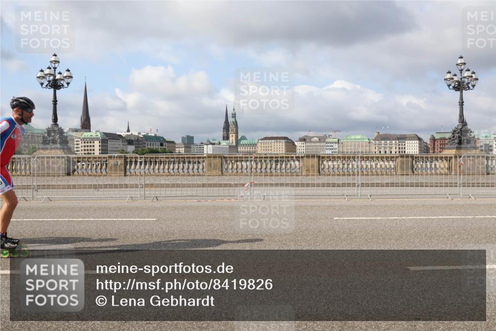 29.06.2025 - hella hamburg halbmarathon Lena Gebhardt http://msf.ph/oto/8419826 29.06.2025 08:57:38 Lombardsbrücke  meine-sportfotos.de
