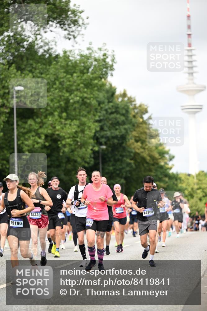 29.06.2025 - hella hamburg halbmarathon Dr. Thomas Lammeyer http://msf.ph/oto/8419841 29.06.2025 10:46:39 Kennedybrücke 1039, 1648, 1712, 2069, 2974, 3276, 3326, 3459, 3568, 4329, 4385, 4541, 4680, 4735, 4736, 4885, 5419, 5432, 5671, 6153, 6320, 6450, 7022, 7023, 7040, 7043, 7968, 8004, 8014, 8162, 8163, 8712, 9644, 10532, 10623, 10842, 10872, 11098 meine-sportfotos.de
