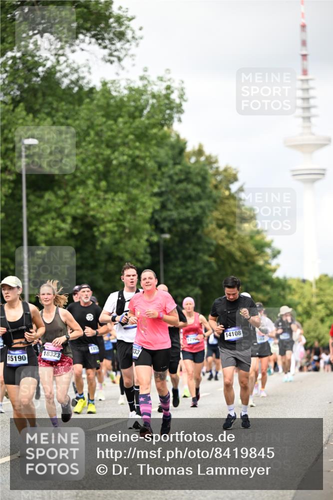 29.06.2025 - hella hamburg halbmarathon Dr. Thomas Lammeyer http://msf.ph/oto/8419845 29.06.2025 10:46:39 Kennedybrücke 1039, 1648, 1712, 2069, 2974, 3276, 3326, 3459, 3568, 4329, 4385, 4541, 4680, 4735, 4736, 4885, 5419, 5432, 5671, 6153, 6320, 6450, 7022, 7023, 7040, 7043, 7968, 8004, 8014, 8162, 8163, 8712, 9644, 10532, 10623, 10842, 10872, 11098 meine-sportfotos.de