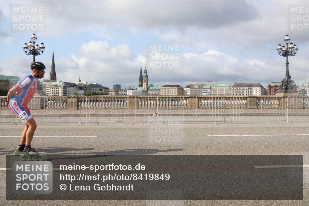 29.06.2025 - hella hamburg halbmarathon Lena Gebhardt http://msf.ph/oto/8419849 29.06.2025 08:57:38 Lombardsbrücke  meine-sportfotos.de