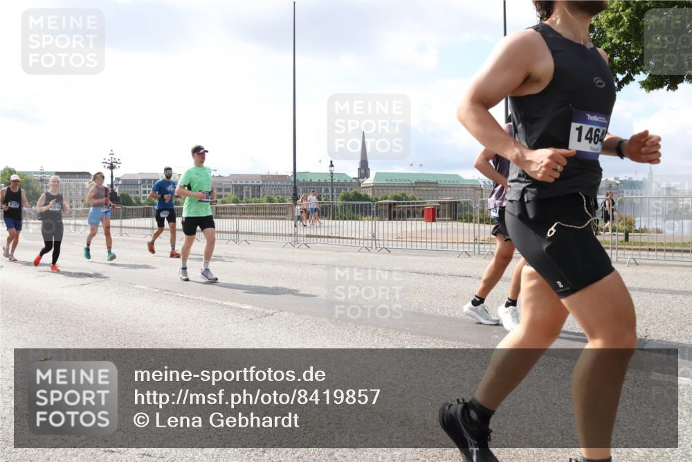 29.06.2025 - hella hamburg halbmarathon Lena Gebhardt http://msf.ph/oto/8419857 29.06.2025 10:05:38 Lombardsbrücke 9737, 177, 1292, 1464, 1229, 1830, 1863, 1936, 1981, 2288, 2298, 2471, 2540, 2624, 3461, 3578, 3929, 4014, 4220, 4782, 5073, 5762, 6059, 8894, 8909, 9075, 9165, 9339, 9477, 9559, 9680, 9736, 9737, 9738, 9917, 10343, 10694, 10791, 10998, 11784, 11873, 11958, 12557, 13221, 14203, 14465, 14642, 16092, 16478, 16546, 16847, 17731, 17740, 17885, 18616, 18617, 18973, 19034, 19248 meine-sportfotos.de