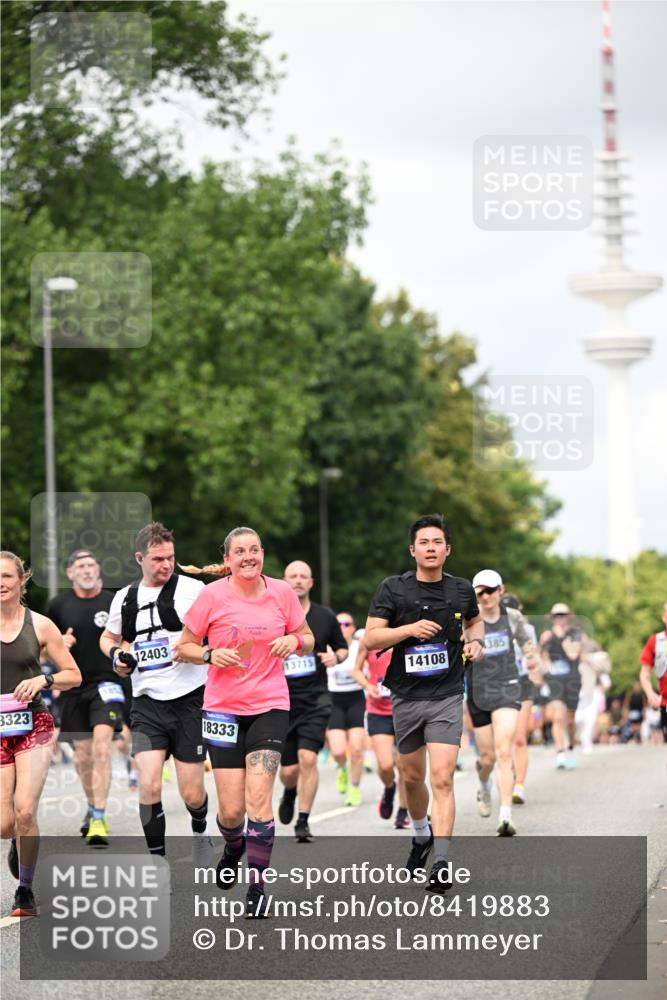 29.06.2025 - hella hamburg halbmarathon Dr. Thomas Lammeyer http://msf.ph/oto/8419883 29.06.2025 10:46:40 Kennedybrücke 1039, 1648, 1712, 1752, 2069, 2134, 2974, 3276, 3326, 3459, 3568, 4329, 4385, 4541, 4680, 4735, 4736, 4885, 5419, 5432, 5671, 6153, 6320, 6450, 7022, 7023, 7040, 7043, 8004, 8014, 8163, 8712, 9644, 10532, 10623, 10842, 10872, 11074, 11075 meine-sportfotos.de