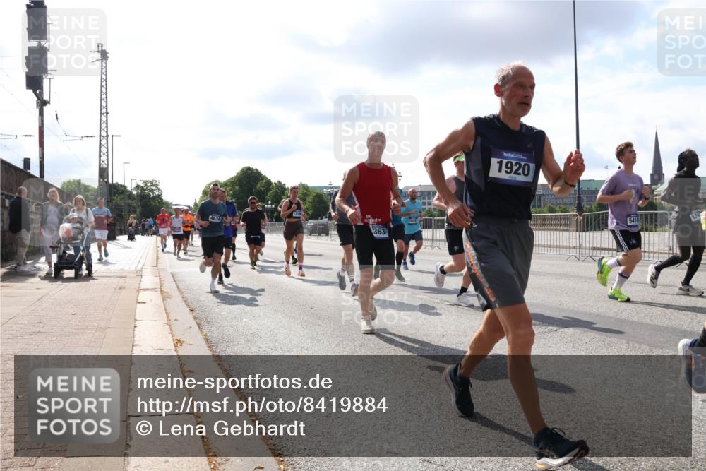 29.06.2025 - hella hamburg halbmarathon Lena Gebhardt http://msf.ph/oto/8419884 29.06.2025 09:51:31 Lombardsbrücke 1319, 4634, 363, 16231, 1920, 5410, 1136, 1256, 1520, 1570, 1903, 1912, 1920, 1941, 1962, 2579, 2653, 2880, 2972, 3523, 3700, 4297, 4634, 4759, 4843, 4854, 4865, 4888, 4889, 4991, 4999, 5275, 5375, 5387, 5410, 6490, 6593, 6721, 6901, 7092, 7105, 7116, 7284, 7363, 7378, 7693, 7962, 8122, 8319, 8346, 8871, 8966, 9114, 9262, 9313, 9364, 9371, 9755, 9833, 9885, 10193, 10375, 10415, 10469, 10480, 10669, 10934, 11021, 11049, 11417, 11714, 11907, 11959, 12153, 12711, 14201 meine-sportfotos.de