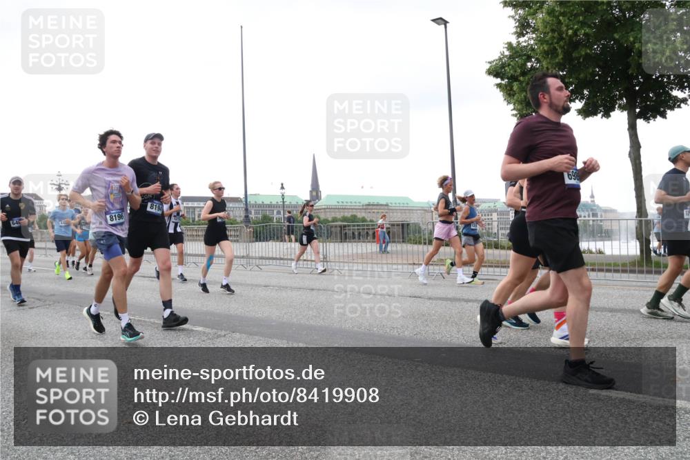 29.06.2025 - hella hamburg halbmarathon Lena Gebhardt http://msf.ph/oto/8419908 29.06.2025 10:52:20 Lombardsbrücke 64, 8196, 8194, 698, 1418, 1826, 1978, 2420, 2528, 2983, 3038, 3140, 3645, 4087, 4273, 4436, 4598, 4606, 4815, 5062, 5262, 5360, 6386, 6403, 6404, 6406, 6456, 6671, 6985, 7511, 7682, 7690, 7691, 7735, 7812, 8194, 8196, 8250, 8251, 8621, 9068, 9070, 9103, 9368, 9460, 9730, 9731, 10080, 10296, 10342, 10392, 10533, 10634, 10673, 10884, 10928, 11084, 11101, 11126, 11127, 11297, 11375, 11736, 11899, 11974, 12546, 12558 meine-sportfotos.de