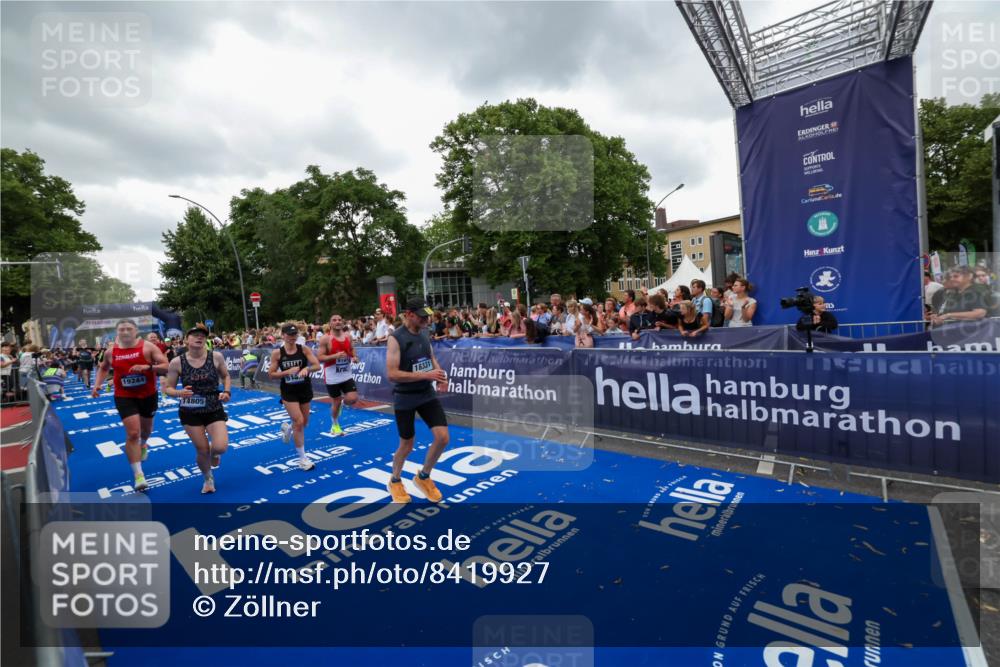 29.06.2025 - hella hamburg halbmarathon Zöllner http://msf.ph/oto/8419927 29.06.2025 10:52:52 Ziel 1257, 1258, 1657, 2287, 2444, 2814, 2910, 4557, 4558, 5077, 5169, 5194, 8172, 8720, 8955, 9065, 9163, 10811, 11217, 11992, 14198, 14286, 14805, 16467, 17198, 18331, 19244 meine-sportfotos.de