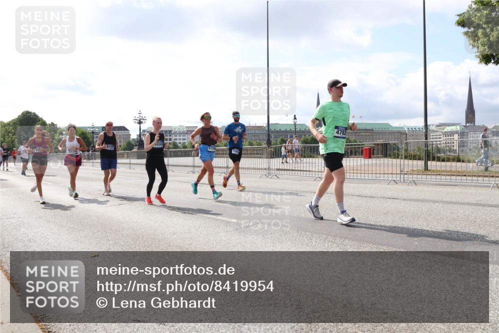 29.06.2025 - hella hamburg halbmarathon Lena Gebhardt http://msf.ph/oto/8419954 29.06.2025 10:05:39 Lombardsbrücke 9737, 10343, 4782, 1229, 1830, 1863, 1936, 1981, 2288, 2298, 2471, 2540, 2624, 3461, 3578, 3929, 4014, 4220, 4782, 5073, 5762, 6059, 8894, 8909, 9075, 9165, 9339, 9477, 9559, 9680, 9736, 9737, 9738, 9917, 10343, 10694, 10791, 10998, 11784, 11873, 11958, 12557, 13221, 14465, 14642, 16092, 16478, 16546, 16847, 17731, 17740, 17885, 18616, 18617, 18973, 19034, 19248 meine-sportfotos.de