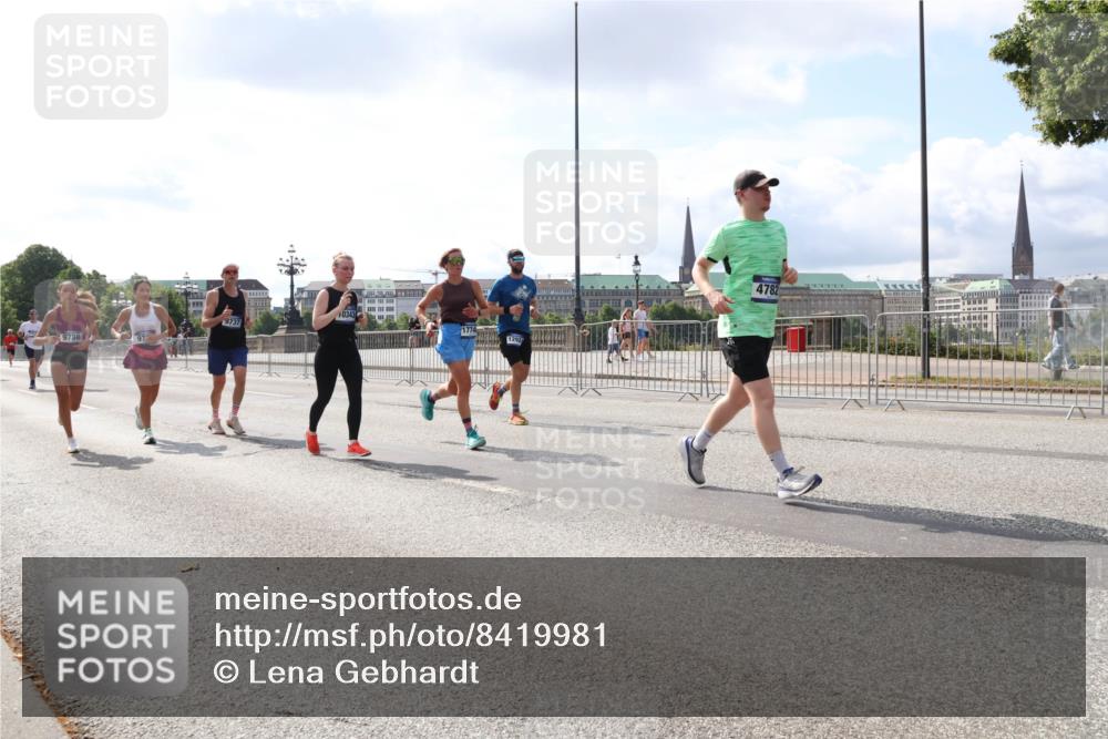 29.06.2025 - hella hamburg halbmarathon Lena Gebhardt http://msf.ph/oto/8419981 29.06.2025 10:05:39 Lombardsbrücke 10343, 9737, 1774, 1292, 4782, 1229, 1830, 1863, 1936, 1981, 2288, 2298, 2471, 2540, 2624, 3461, 3578, 3929, 4014, 4220, 4782, 5073, 5762, 6059, 8894, 8909, 9075, 9165, 9339, 9477, 9559, 9680, 9736, 9737, 9738, 9917, 10343, 10694, 10791, 10998, 11784, 11873, 11958, 12557, 13221, 14465, 14642, 16092, 16478, 16546, 16847, 17731, 17740, 17885, 18616, 18617, 18973, 19034, 19248 meine-sportfotos.de