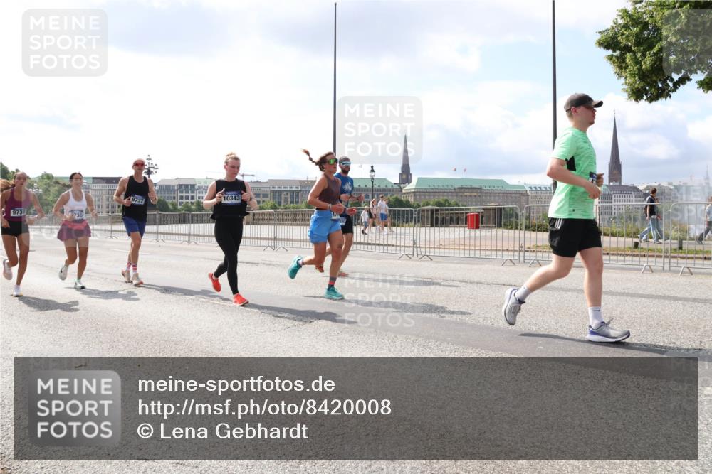 29.06.2025 - hella hamburg halbmarathon Lena Gebhardt http://msf.ph/oto/8420008 29.06.2025 10:05:39 Lombardsbrücke 9737, 9738, 10343, 1229, 1830, 1863, 1936, 1981, 2288, 2298, 2471, 2540, 2624, 3461, 3578, 3929, 4014, 4220, 4782, 5073, 5762, 6059, 8894, 8909, 9075, 9165, 9339, 9477, 9559, 9680, 9736, 9737, 9738, 9917, 10343, 10694, 10791, 10998, 11784, 11873, 11958, 12557, 13221, 14465, 14642, 16092, 16478, 16546, 16847, 17731, 17740, 17885, 18616, 18617, 18973, 19034, 19248 meine-sportfotos.de