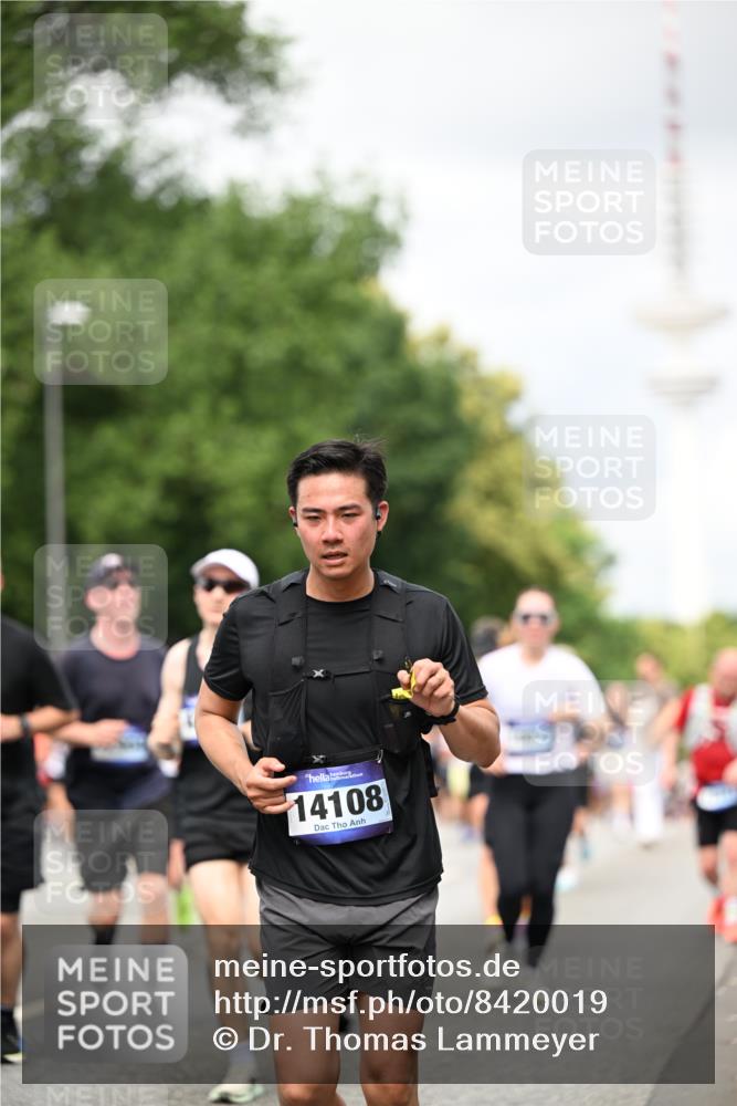 29.06.2025 - hella hamburg halbmarathon Dr. Thomas Lammeyer http://msf.ph/oto/8420019 29.06.2025 10:46:44 Kennedybrücke 1039, 1712, 1752, 2069, 2134, 2974, 3276, 3326, 3568, 4329, 4385, 4541, 4680, 4735, 4736, 5419, 5432, 5671, 6136, 6153, 6320, 6828, 7022, 7023, 7040, 7043, 7260, 8014, 8712, 9644, 10532, 10623, 10842, 11074, 11075 meine-sportfotos.de
